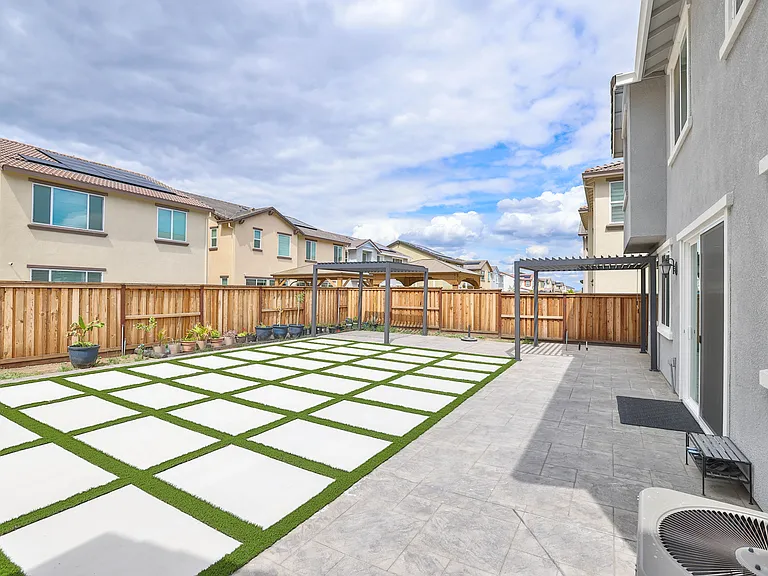 2887 Penrose Ln — Photo 32