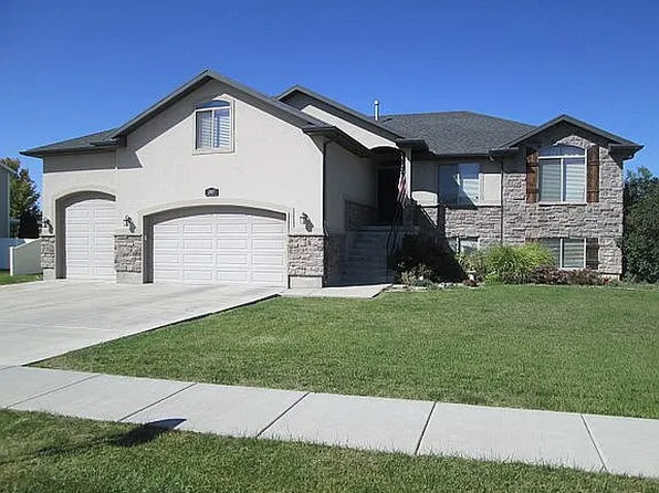285 W 350 S, Hyde Park, UT 84318