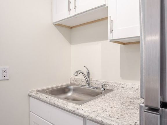 5th image of 3619 Clarion Ave APT 14