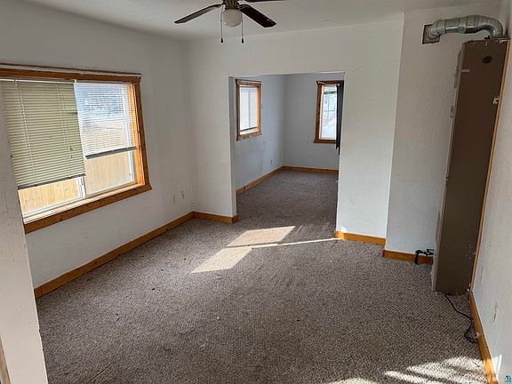 3rd image of 1720 Iowa Ave