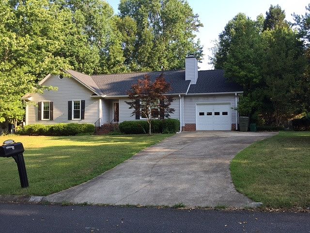 1st image of 137 Wood Creek Ct