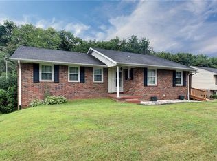 1207 Gringo Rd, Aliquippa, PA 15001