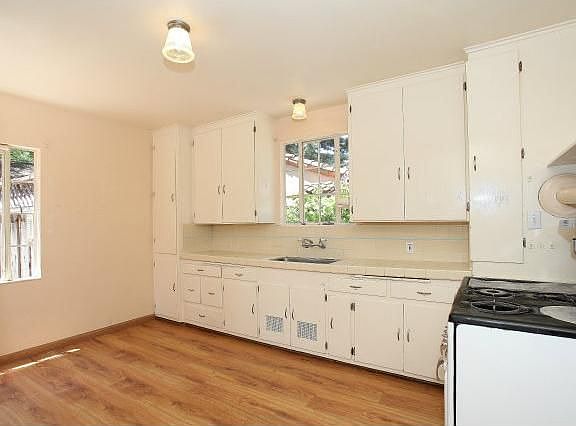 4th image of 1486 Dana Ave