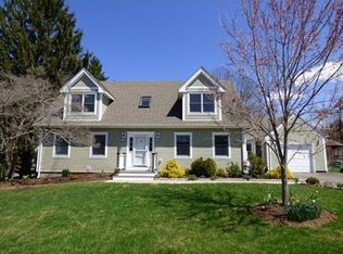 49 Ridgecrest Rd, Amherst, MA 01002