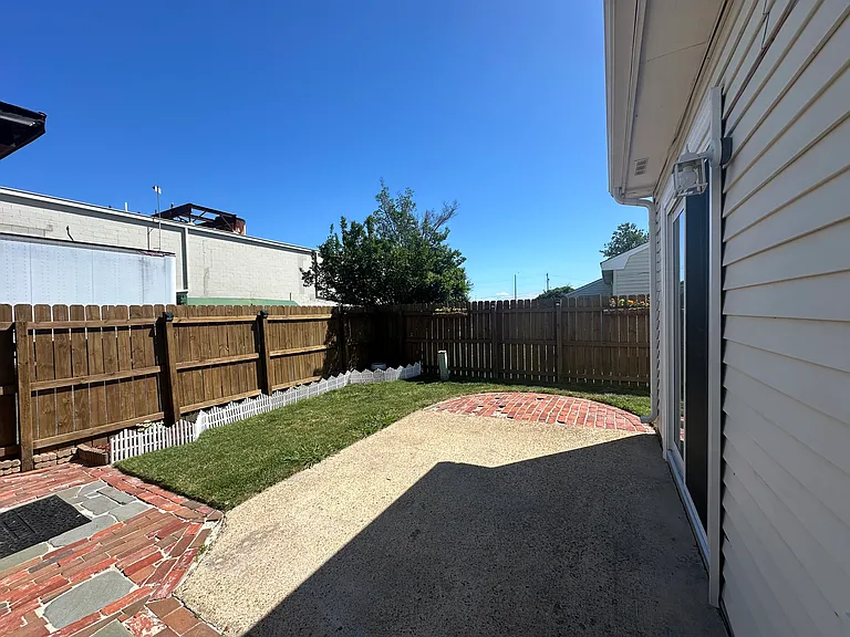 4149 Macarthur Rd — Photo 22