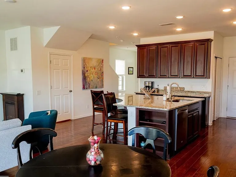 49 Locks Farm Ln — Photo 4