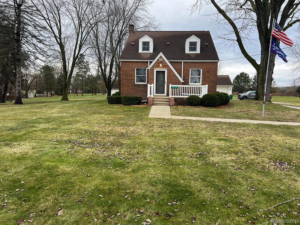 1st image of 31116 Huron River Dr