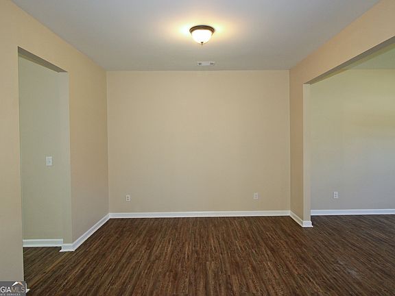 5th image of 205 Aberdeen Way