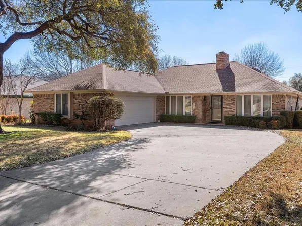 6728 Riviera Dr, North Richland Hills, TX 76180