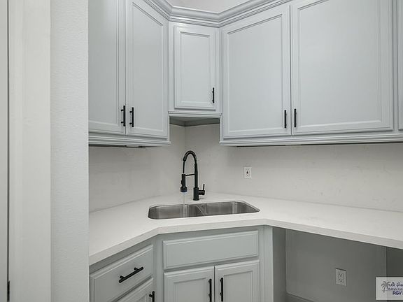 4th image of 479 Santiago St