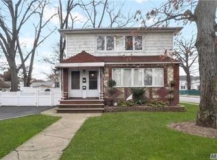 29 S Cottage St, Valley Stream, NY 11580