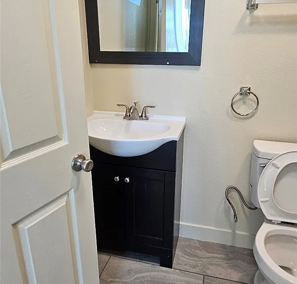 3839 Woodlawn Ave #1/2 — Photo 17