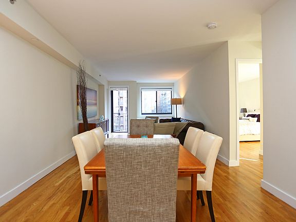 4th image of 101 W 15th St APT 524