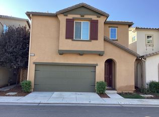 6319 E Creek View Ln, Fresno, CA 93727