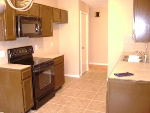2nd image of 2509 Highdale Dr
