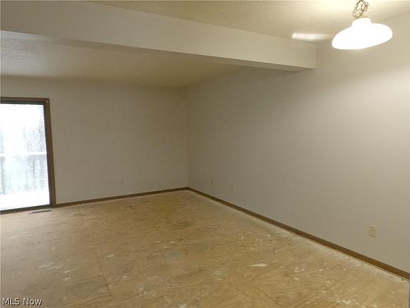 3rd image of 1150 Townsview Pl