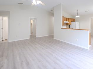 1534 Clover Dr, Junction City, KS 66441