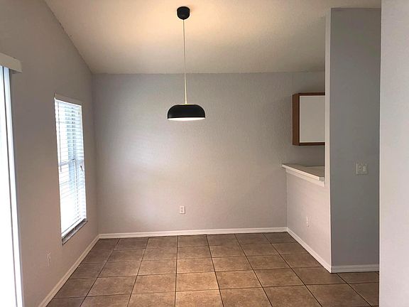 4th image of 801 Cave Hollow Ln