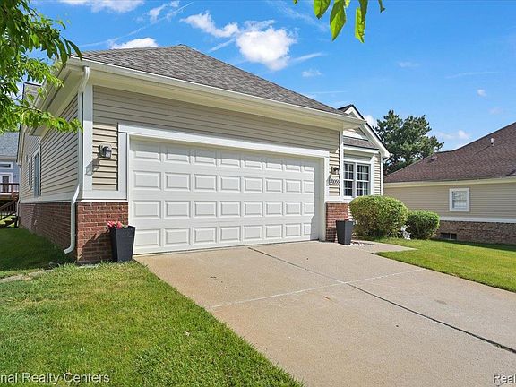 3rd image of 31055 Seneca Ln