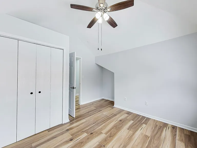 1638 Oakwood Ave — Photo 20