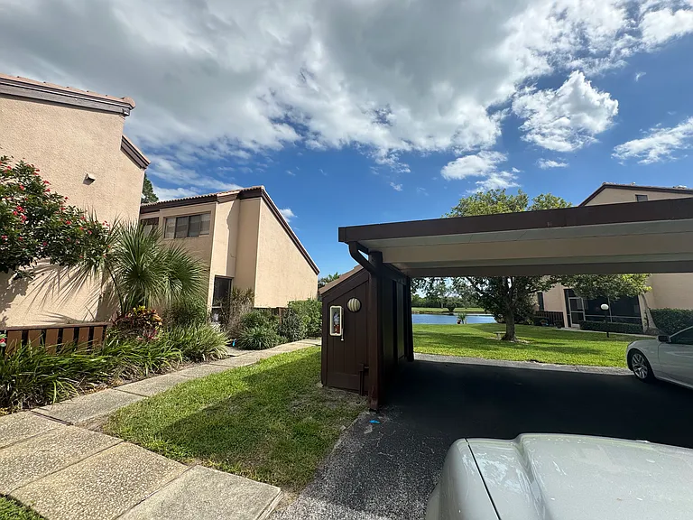 1320 Pelican Creek Xing — Photo 43