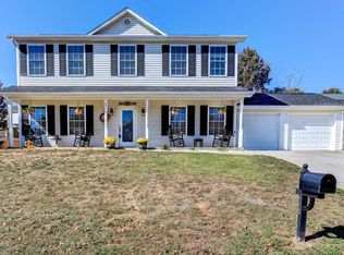 221 Nicely Trl, Powell, TN 37849