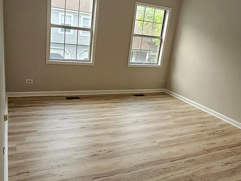 Hazelnut Dr — Photo 18