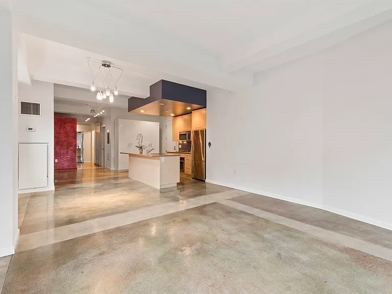1166 Washington St #303 — Photo 8