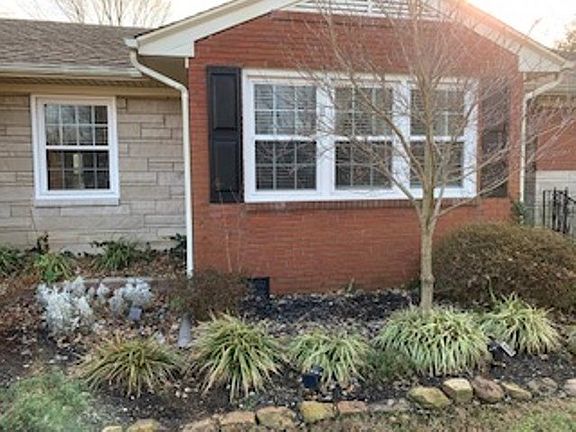 3rd image of 2256 N Stratford Dr