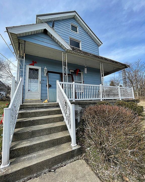 Front porch entrance