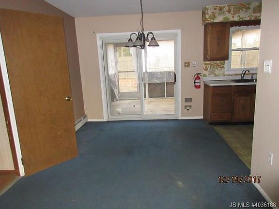5th image of 106 N Point Ct