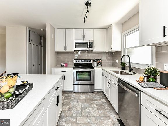 5th image of 8005 Imperial St