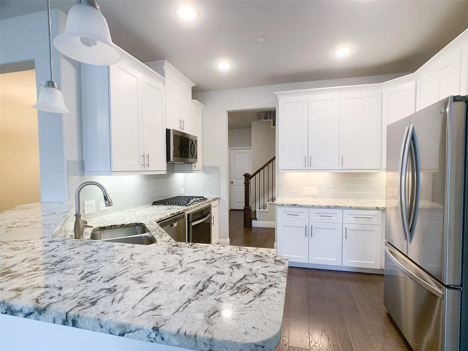 3 bed, 2.5 bath, 1983 sqft, $2,900 — Photo 4