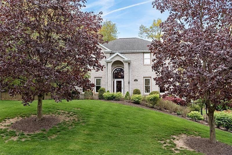 1st image of 137 Village Dr