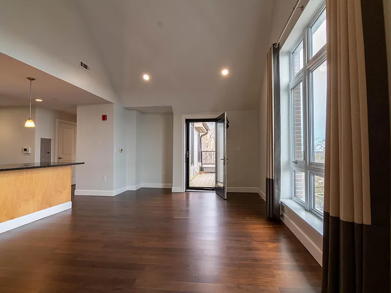 1501 Commonwealth Ave #3 — Photo 6