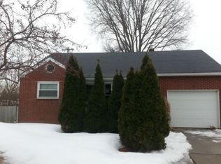 2556 Brown Rd, Oregon, OH 43616