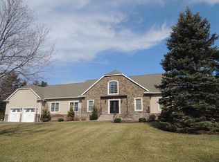 3 Farmstead Ct E, Randolph, NJ 07869