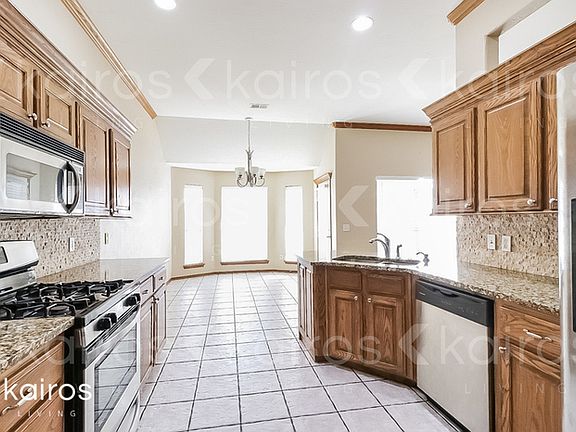 4th image of 520 SW 156th St