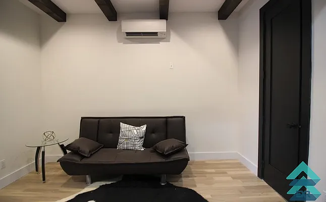 Rented by EXR | media 79