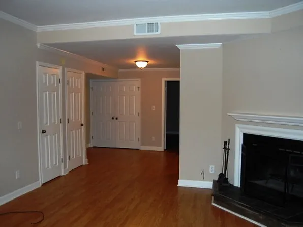 104B Wafco Ln, Greensboro, NC 27401