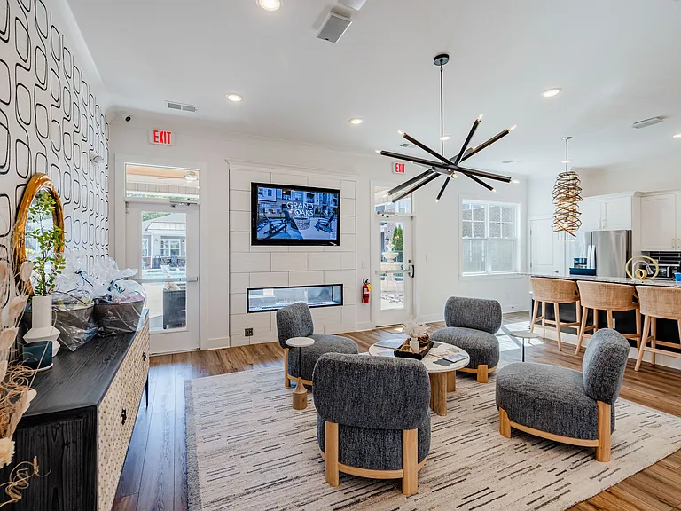 Grand Oaks Apartments — Photo 51