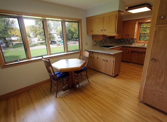 5th image of 4231 Brookside Ave S