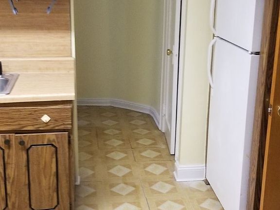 2nd image of 21-41 Steinway Ave