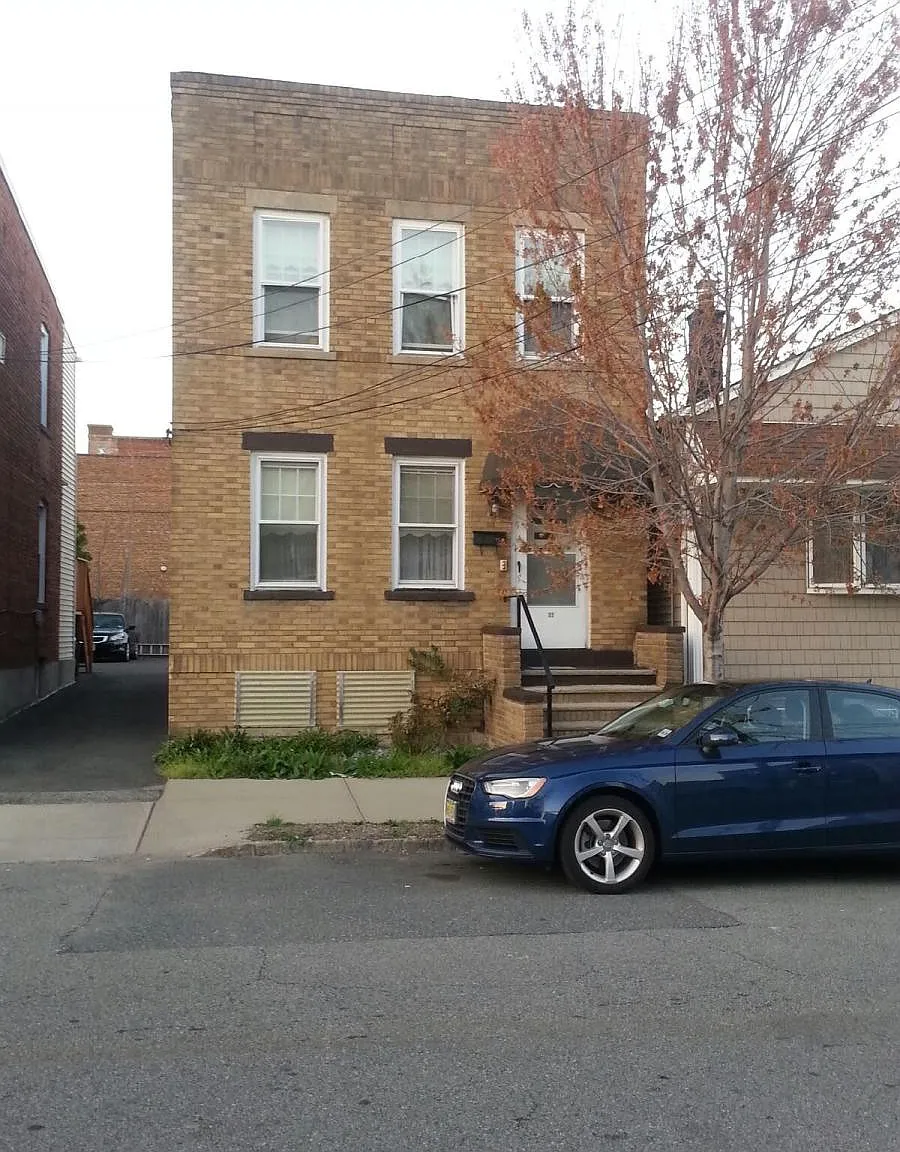 22 King Street — Photo 1