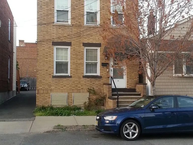 22 King St #1 — Photo 1