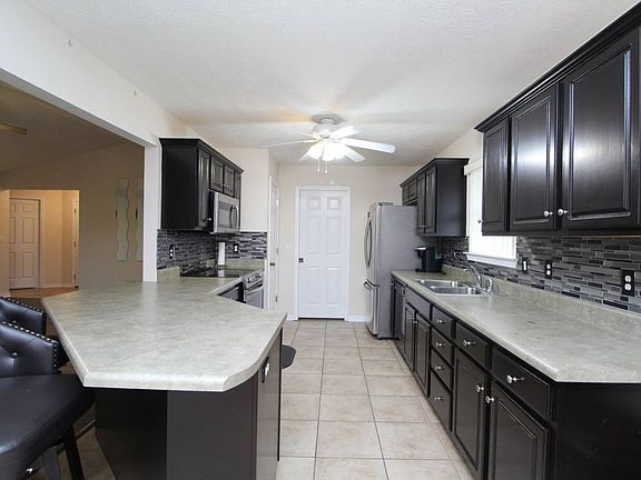 4th image of 4150 Oak Pointe Dr