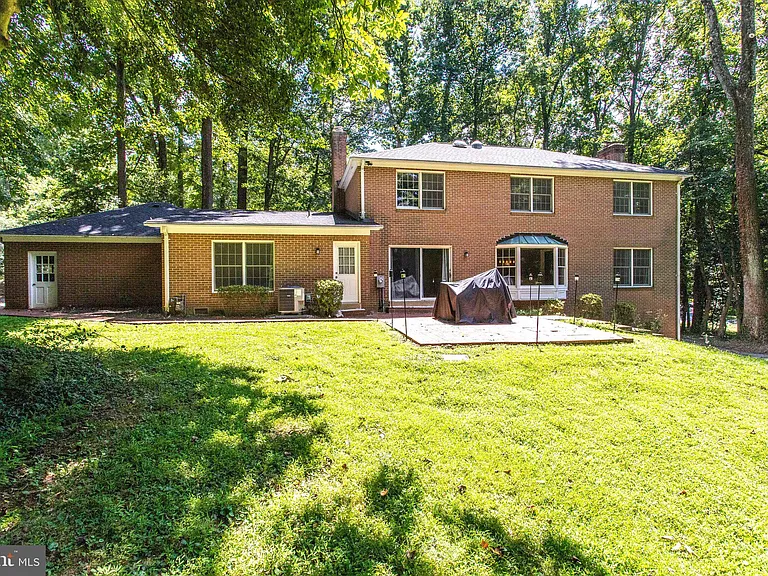 8500 Brook Rd — Photo 52