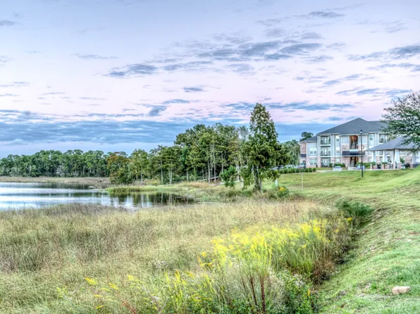 Arbor Landing on the River