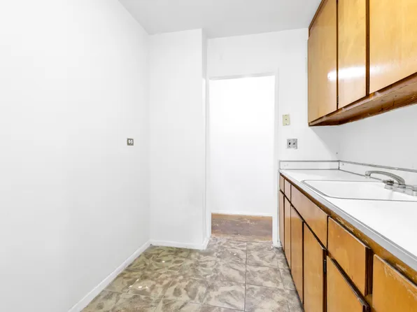 2928 West Fifth Street image 10 of 21