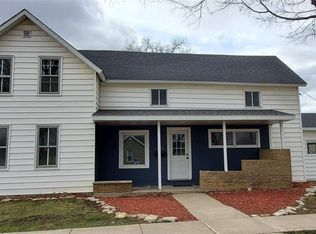 421 S 5th St, Osage, IA 50461